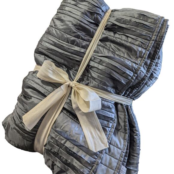 BETTER HOMES & GARDENS! SILVER GRAY QUILTED "PATCHWORK" STRIPE BEDSPREAD, QUILT! - Picture 9 of 9